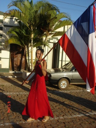 Aluna leva bandeira da Bahia